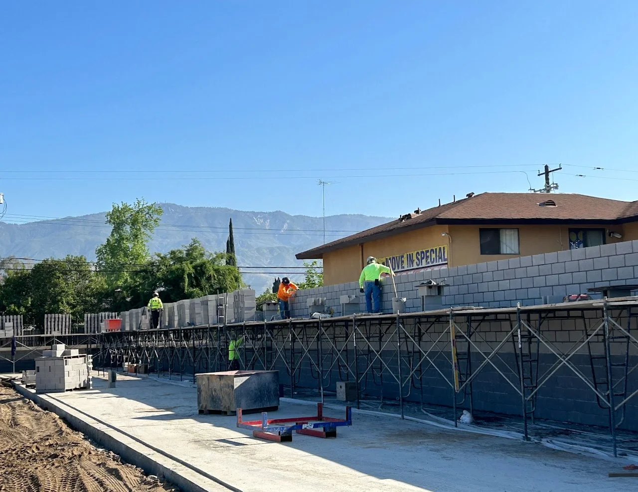 Structural masonry wall construction